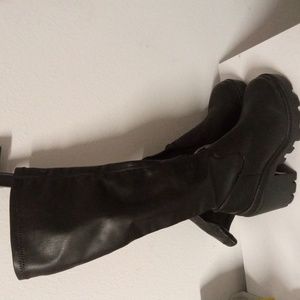 Brand new pair of STEVE MADDEN ROXXANNA boots